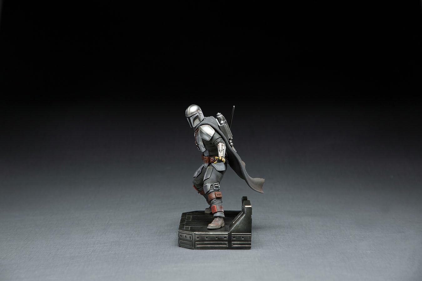 Amazon.co.jp: Iron Studios スター・ウォーズ マンダロリアン 1:10